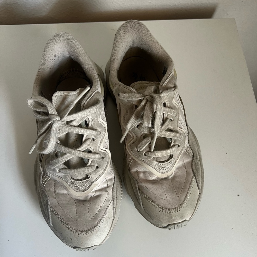 Shoes - Picture 4 of 5